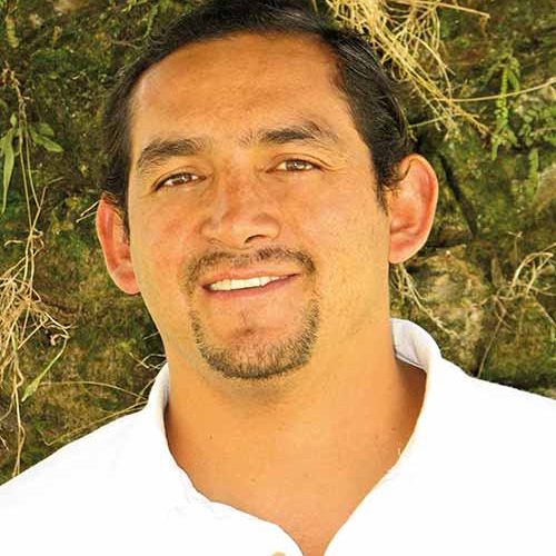 south-expeditions-torres-tour-leaders-tomas